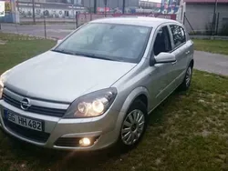 Srebrny (metalik) Używany 2004 Opel Astra Hatchback | 15 900 zł