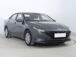 Szary Używany 2023 Hyundai Elantra Sedan/Limuzyna | 79 999 zł (Dobra cena)