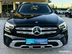Czarny (metalik, perła) Używany 2020 Mercedes GLC300 SUV | 135 900 zł (Dobra cena)