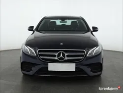 Niebieski Używany 2016 Mercedes E220 Sedan/Limuzyna | 95 999 zł (Uczciwa cena)