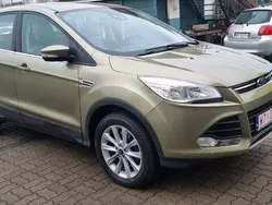 Zielony Używany 2015 Ford Kuga SUV | 45 900 zł (Dobra cena)