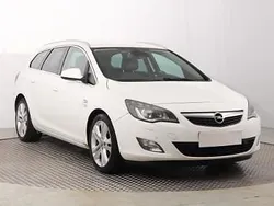 Biały Używany 2011 Opel Astra Kombi | 10 999 zł (Dobra cena)