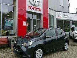 Biały Używany 2020 Toyota Aygo X-play Hatchback | 49 800 zł