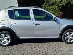 Srebrny Używany 2012 Dacia Sandero Stepway Hatchback | 12 900 zł (Uczciwa cena)