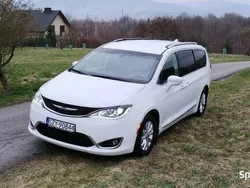 Biały Używany 2018 Chrysler Pacifica SUV | 87 000 zł