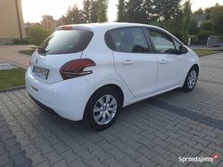 Biały Używany 2015 Peugeot 208 Hatchback | 24 900 zł (Uczciwa cena)