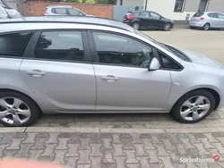 Srebrny Używany 2010 Opel Astra Kombi | 18 500 zł (Drogi)