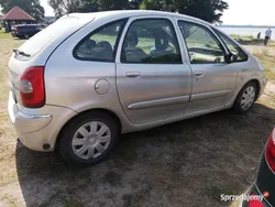 Srebrny Używany 2004 Citroën Xsara Picasso Minivan | 4400 zł (Uczciwa cena)