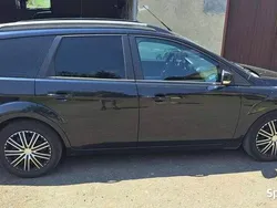 Czarny Używany 2010 Ford Focus Sedan/Limuzyna | 8500 zł (Dobra cena)