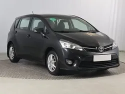 Czarny Używany 2014 Toyota Verso Minivan | 42 999 zł (Uczciwa cena)