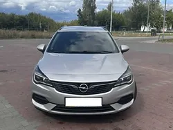 Srebrny Używany 2020 Opel Astra Kombi | 35 900 zł (Uczciwa cena)