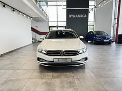 Biały Używany 2021 VW Passat Kombi | 68 300 zł (Uczciwa cena)