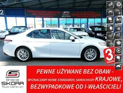 Biały (metalik, perła) Używany 2020 Toyota Camry Executive Sedan/Limuzyna | 119 900 zł (Dość drogi)