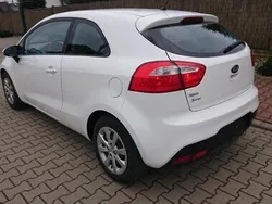 Biały Używany 2013 Kia Rio Hatchback | 23 900 zł (Uczciwa cena)