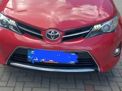 Czerwony Używany 2014 Toyota Auris Hatchback | 38 500 zł (Dość drogi)