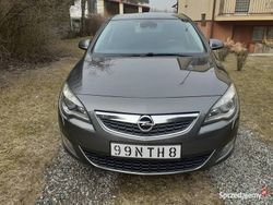 Szary Używany 2010 Opel Astra Hatchback | 21 900 zł (Uczciwa cena)