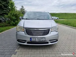 Srebrny Używany 2012 Chrysler Town & Country Minivan | 30 000 zł (Super Cena)
