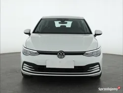 Biały Używany 2021 VW Golf VIII Hatchback | 61 499 zł (Uczciwa cena)