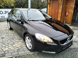 Czarny (metalik) Używany 2017 Volvo V40 Kombi | 42 900 zł (Dobra cena)