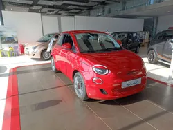 Red by red Używany 2022 Fiat 500e Hatchback | 148 830 zł
