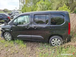 Czarny Używany 2019 Opel Combo Minivan | 18 000 zł
