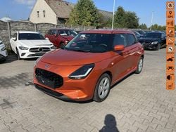 Czerwony (metalik) Używany 2025 Suzuki Swift Hatchback | 33 900 zł