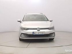 Srebrny Używany 2022 VW Golf VIII Kombi | 55 700 zł (Uczciwa cena)