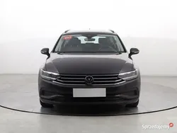 Szary Używany 2021 VW Passat Kombi | 61 999 zł (Dobra cena)