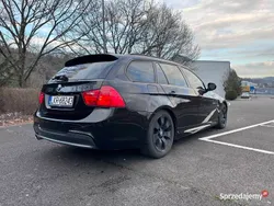 Czarny Używany 2010 BMW 330 Kombi | 35 000 zł