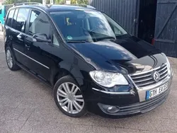Czarny Używany 2009 VW Touran Minivan | 21 900 zł (Uczciwa cena)