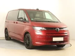 Czerwony Używany 2023 VW Caravelle Minivan | 186 000 zł
