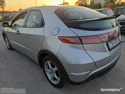 Zielony Używany 2010 Honda Civic Hatchback | 11 900 zł