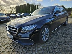 Czarny (metalik) Używany 2019 Mercedes E200 Sedan/Limuzyna | 99 900 zł