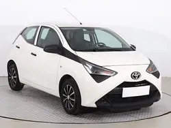 Biały Używany 2018 Toyota Aygo Hatchback | 37 999 zł (Uczciwa cena)
