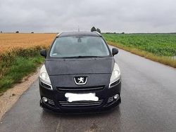 Czarny Używany 2011 Peugeot 5008 Minivan | 23 000 zł