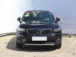 Czarny Używany 2020 Volvo XC40 SUV | 114 999 zł (Dość drogi)
