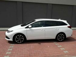 Biały Używany 2015 Toyota Auris Kombi | 33 900 zł (Uczciwa cena)