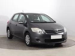 Szary Używany 2013 Toyota Auris Hatchback | 25 999 zł (Super Cena)