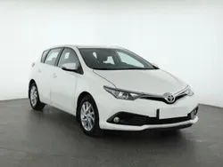 Biały Używany 2018 Toyota Auris Hatchback | 52 999 zł (Uczciwa cena)