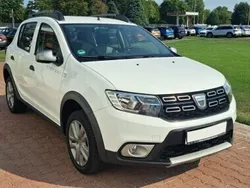 Biały Używany 2017 Dacia Sandero Stepway Hatchback | 37 800 zł (Dość drogi)
