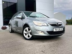 Srebrny Używany 2010 Opel Astra Hatchback | 19 900 zł (Uczciwa cena)