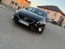 Czarny Używany 2016 Volvo V40 R-Design Kombi | 42 000 zł (Uczciwa cena)