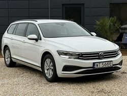 Biały Używany 2021 VW Passat Kombi | 89 900 zł (Dość drogi)