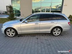 Srebrny Używany 2010 Mercedes C250 Kombi | 26 900 zł