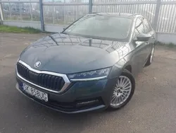 Szary Używany 2021 Skoda Octavia Kombi | 79 950 zł (Dość drogi)