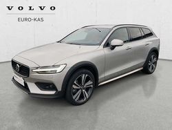 Srebrny Używany 2023 Volvo V60 CC Kombi | 189 990 zł (Dość drogi)