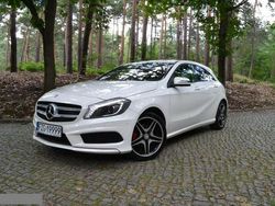 Biały (metalik) Używany 2013 Mercedes A180 Hatchback | 79 999 zł