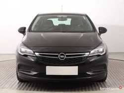 Czarny Używany 2017 Opel Astra Hatchback | 39 999 zł (Uczciwa cena)