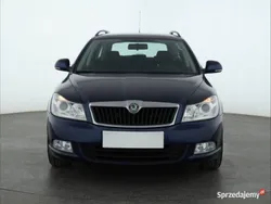 Niebieski Używany 2010 Skoda Octavia Kombi | 14 999 zł (Dobra cena)