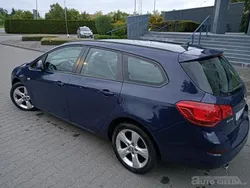 Granatowy Używany 2011 Opel Astra Kombi | 21 300 zł (Dość drogi)